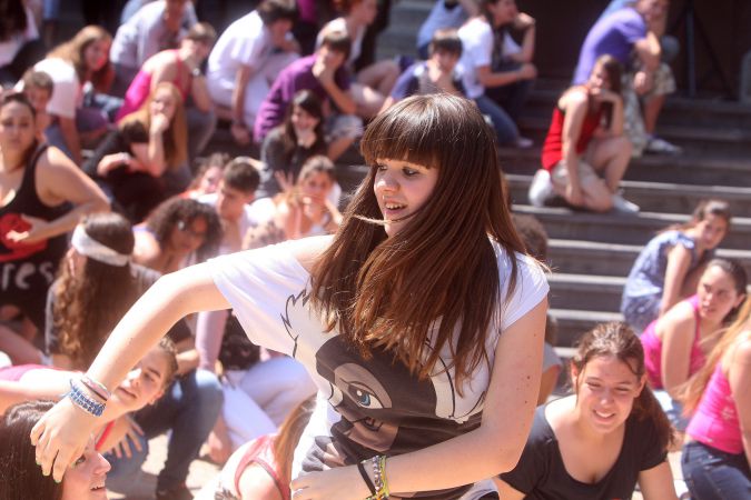 'Flashmob' junto al instituto Sagasta-10